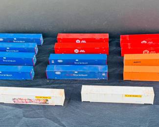 14 PIECE HO SCALE INTERMODAL CARGO CONTAINERS
