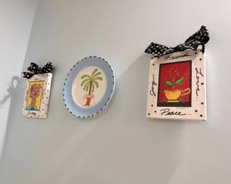 Decorative tropical wall plates and framed art set
