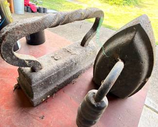 Vintage cast iron blacksmith anvil