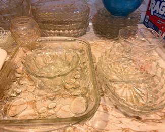 Glass baking dishes, casseroles, and kitchen glassware