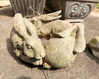 Concrete garden rabbit bunny statue yard art