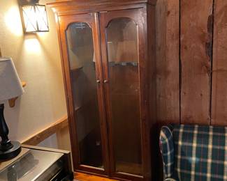 Wood gun cabinet