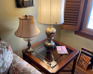 Glass top end table with two lamps