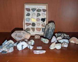 KN224Black Tourmaline, Raw Quartz Crystal, Rock  Mineral Specimens From The Desert, Kunzite,  More