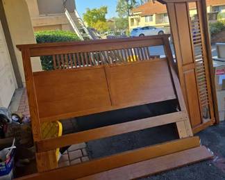 KN174Amish Style Classic Siesta Mission Style Oak Queen Bed