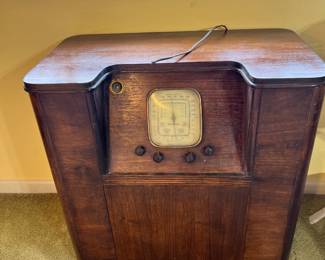 Antique Westinghouse Floor Radio: 1940s wood console model (Note: non-working/cord is cut)