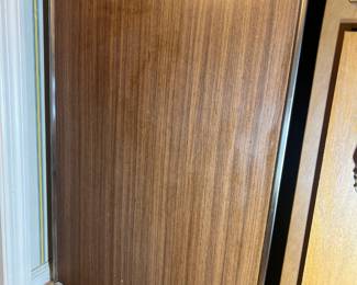 Vintage Frigidaire Mini FridgeVintage Frigidaire Mini Fridge: Wood-grain "Imperial 43" model