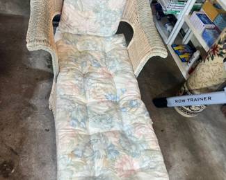 Wicker lounge chair