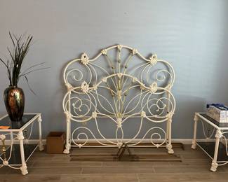 Wesley Allen queen bedframe