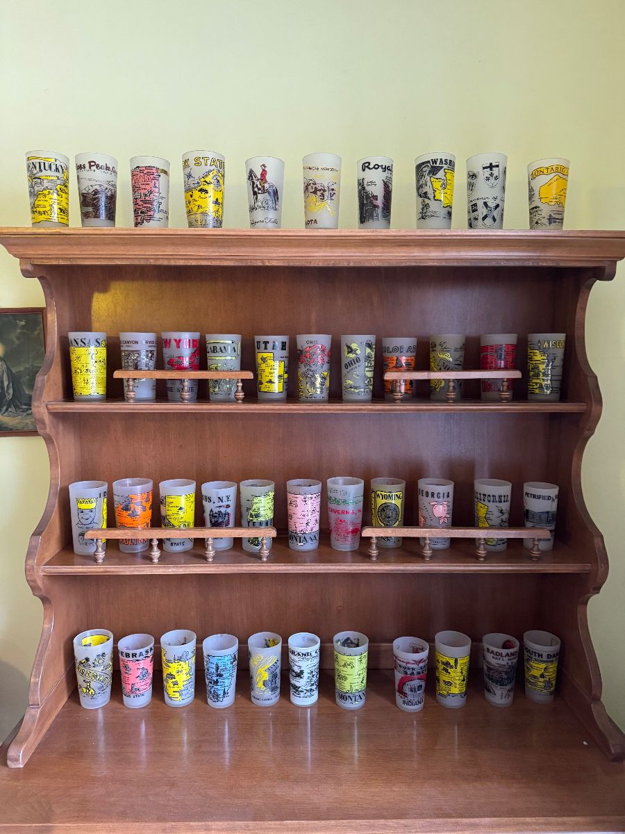 Vintage souvenir glasses