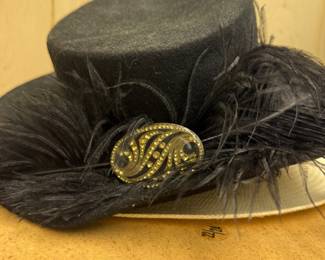 Lack hat w/Feathers