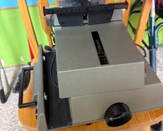 Slide projector