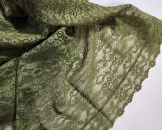 GREEN 70'S LACE TABLE CLOTH