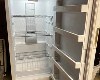 Here’s a look inside of the freezer that is in perfect working condition