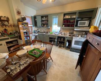 Kitchen full of great items