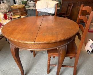 Round Table (expandable) with 4 Chairs (solid wood)
