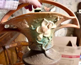 Roseville Pottery Magnolia Basket (1943)
