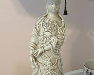 Vintage Porcelain Asian Lamp
