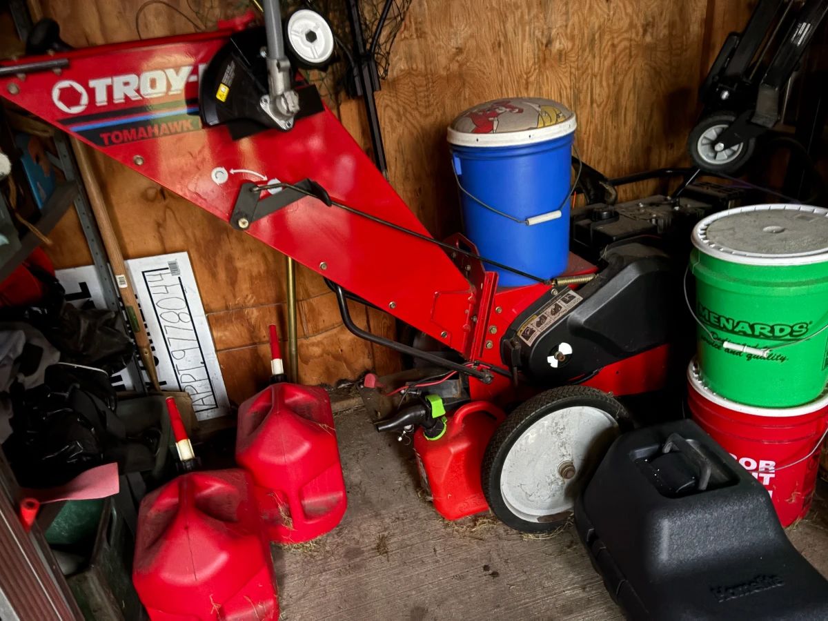 . . . great Troy-bilt wood chippepr