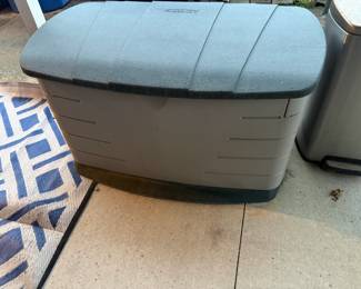 . . . Rubbermaid deck box