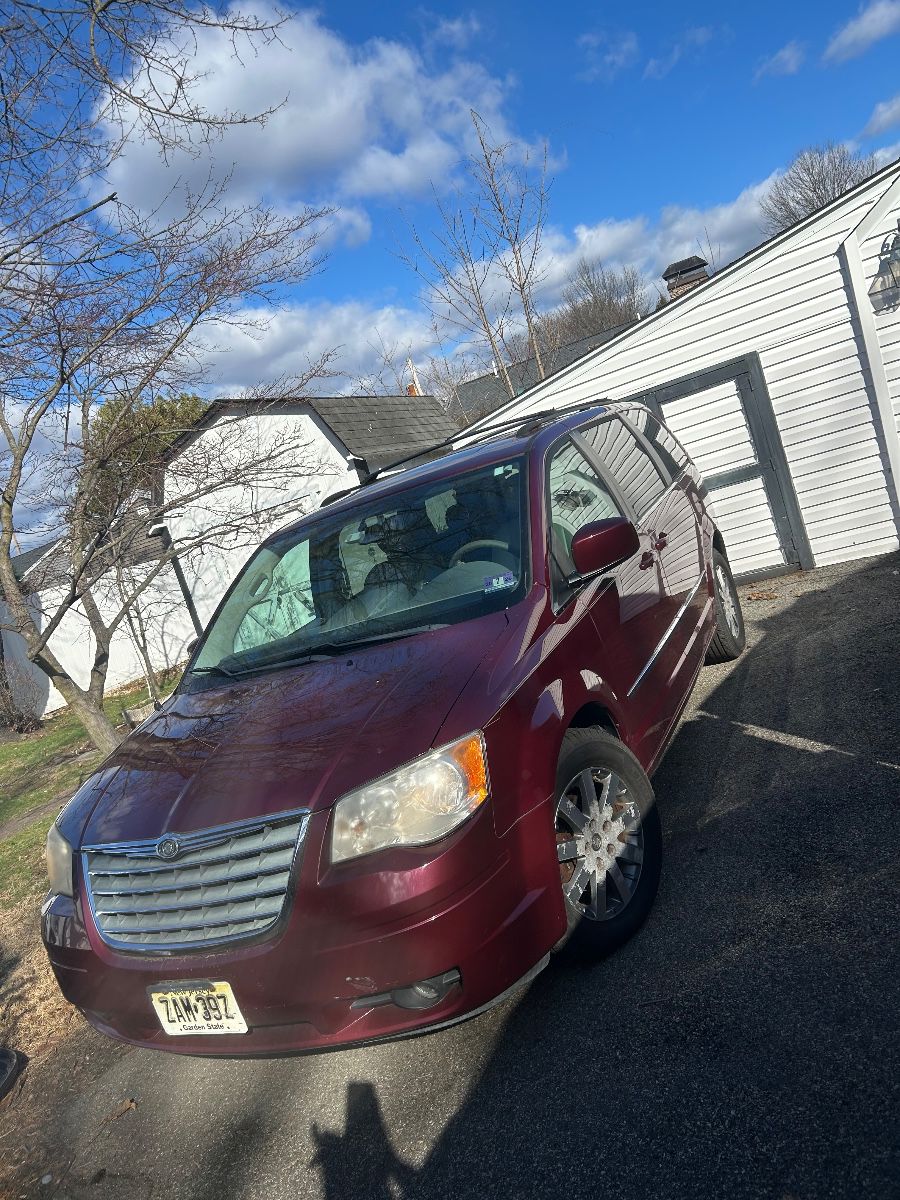 2009 Chrysler Town & Country Touring – Low miles (70K). Submit Highest & Best offers by 3/28/26 at 3 PM.