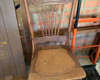 #203	leather seat oak chair	 $30.00 