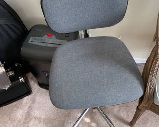 #136	Adjustable Desk Chair - gray	 $30.00 