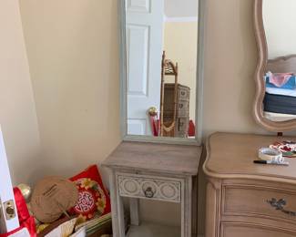 #150	Green Distressed Painted Entry Table w/1 drawer & Mirror - table - 18x14x30  Mirror - 18x40	 $100.00 
