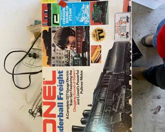 #193	Lionel thunder boall freight train as is pieces	 $50.00 