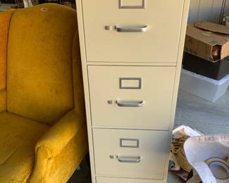#207	file cabinet 4 drawers STANDARD	 $25.00 