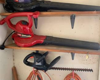 #208	RED TORA electric blower	 $25.00 