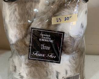 #180	Dennis Basso faux fur blanket	 $20.00 
