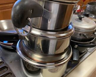 #268	Revere ware 6 pc set - 3 pc w/3 lids	 $35.00 