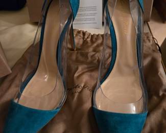 G Rossi gorgeous clean and blue suede heels
