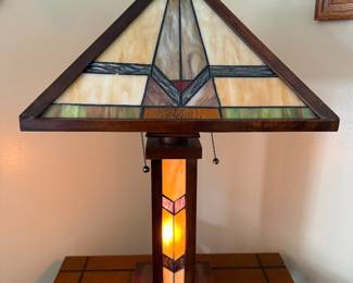 Arts and Crafts style lamp 