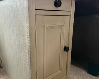 Contemporary side chest 