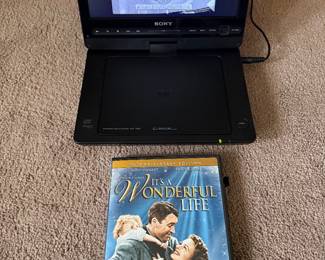 Small dvd player 