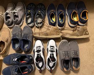 Awesome selection of men’s shoes ..size 10 
