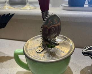 Jadite measuring cup with micxer 