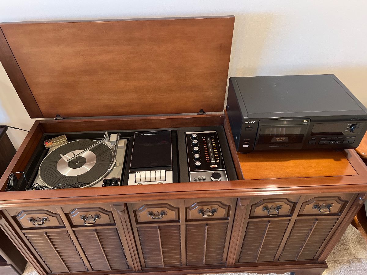 Vintage RCA Console Stereo and Sony CDP-CX55 CD  Player 
