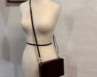 Looks new Levenger leather cross body purse