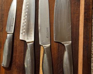 Set of kitchen knives