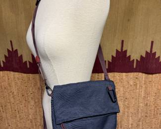 Great cross body bag, unisex good tech bag