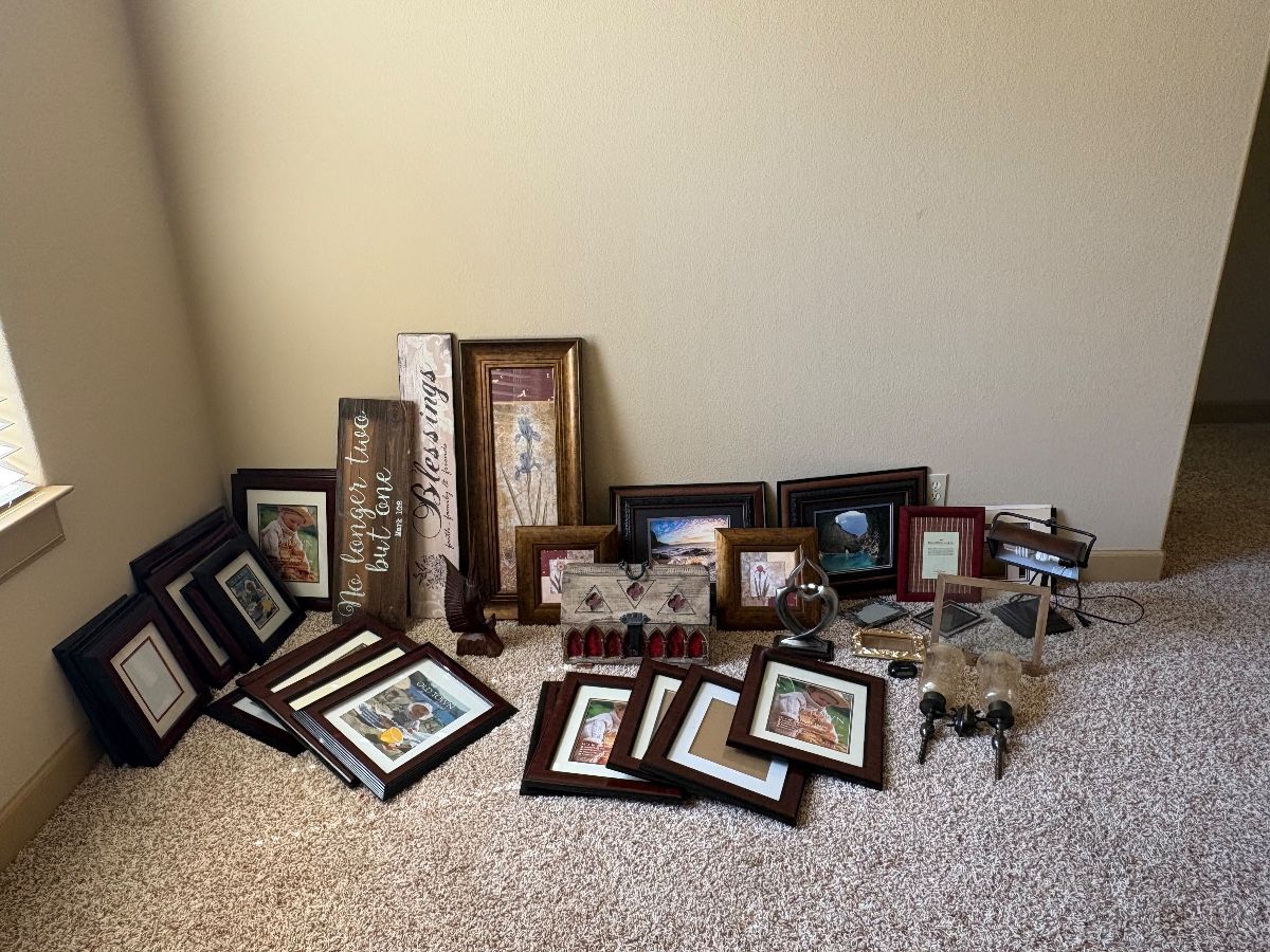A collection of beautiful picture frames to select from.