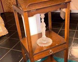 Madison Square Chippendale Style Lectern Table!