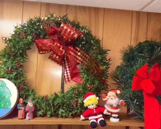 Vintage Christmas Wreaths & Decorations!!
