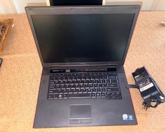 Dell Vostro 1520 Window 7 Pro 4GB Ram WORKS GREAT!