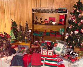 Assorted Vintage Christmas Decorations!!