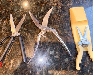 Vtg Hoffritz Italy Poultry Shears, Tullen New Zealand Kitchen Shears w/Holder, OXO Kitchen Shears!
