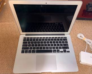 Macbook Air 2013 4GB Ram Only 61 Battery Cycles Factory Reset Works Great!
